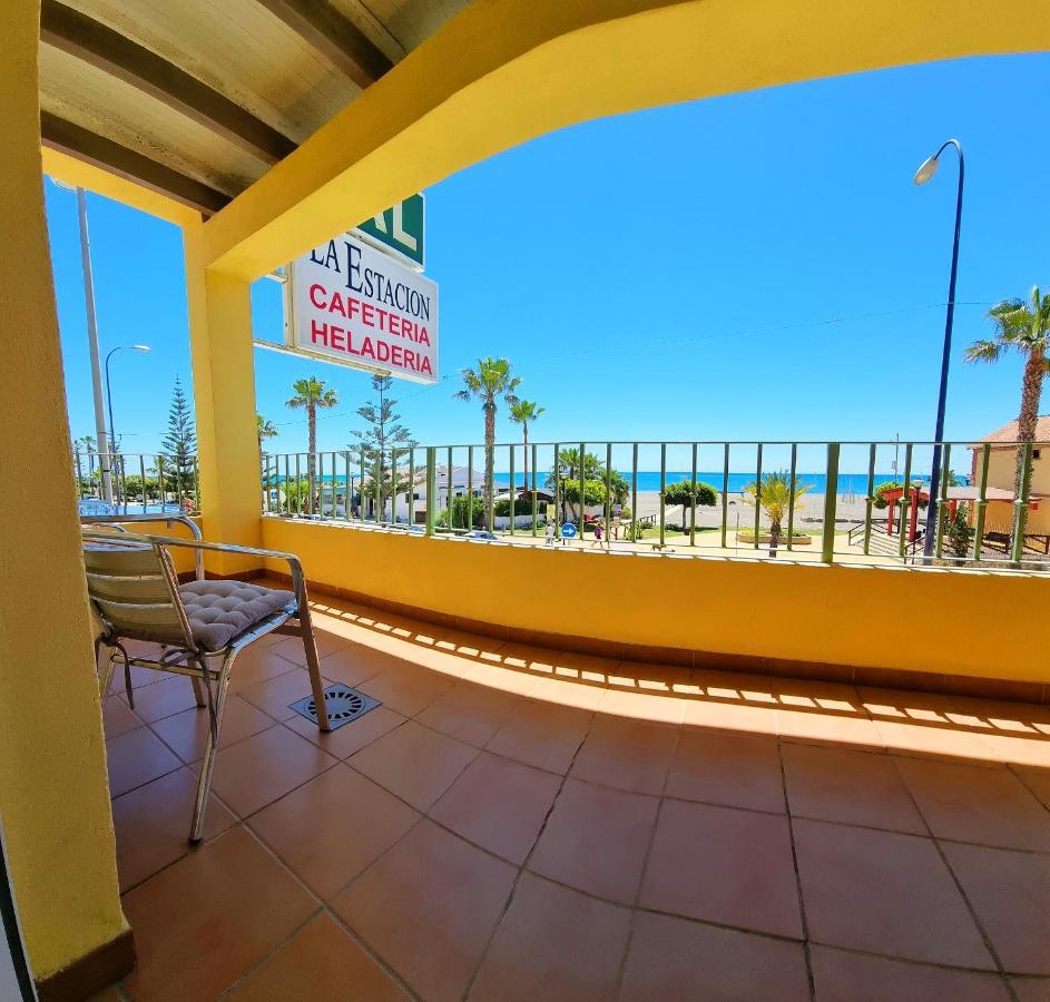 Hostal La Estacion Benajarafe Dış mekan fotoğraf