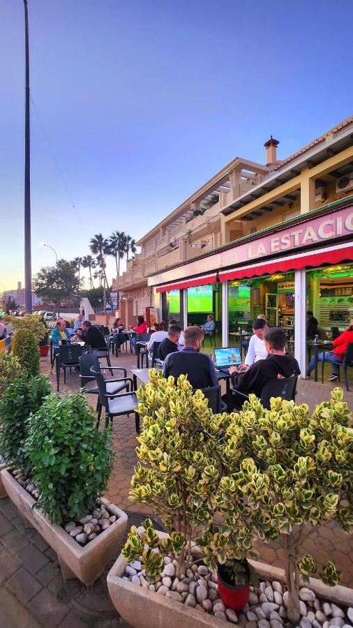 Hostal La Estacion Benajarafe Dış mekan fotoğraf