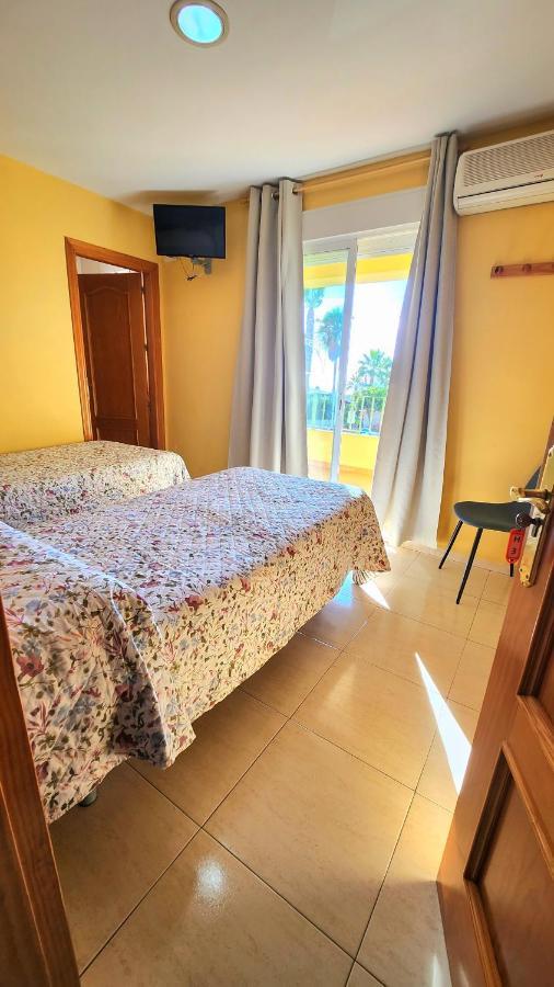 Hostal La Estacion Benajarafe Dış mekan fotoğraf