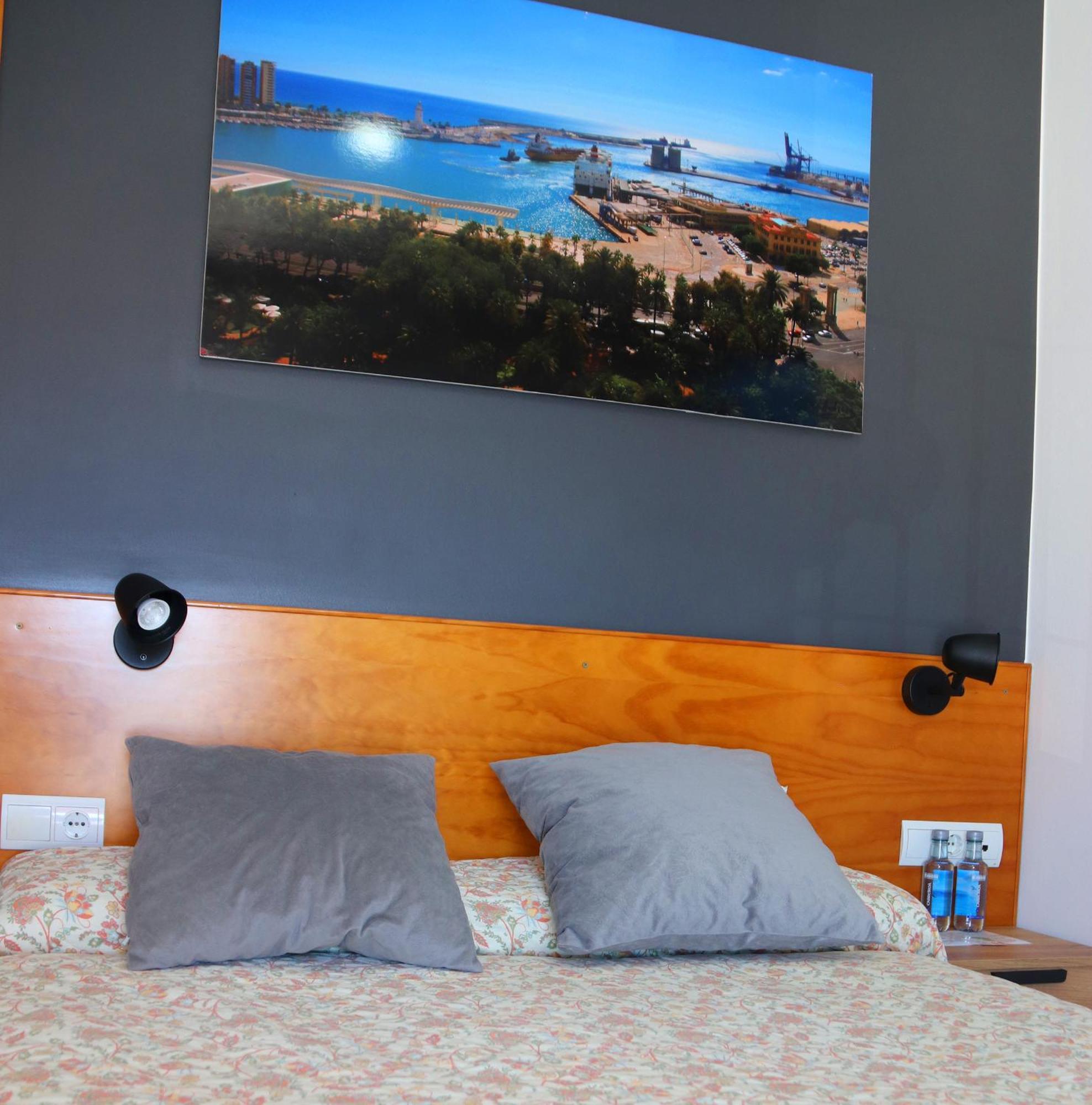 Hostal La Estacion Benajarafe Dış mekan fotoğraf