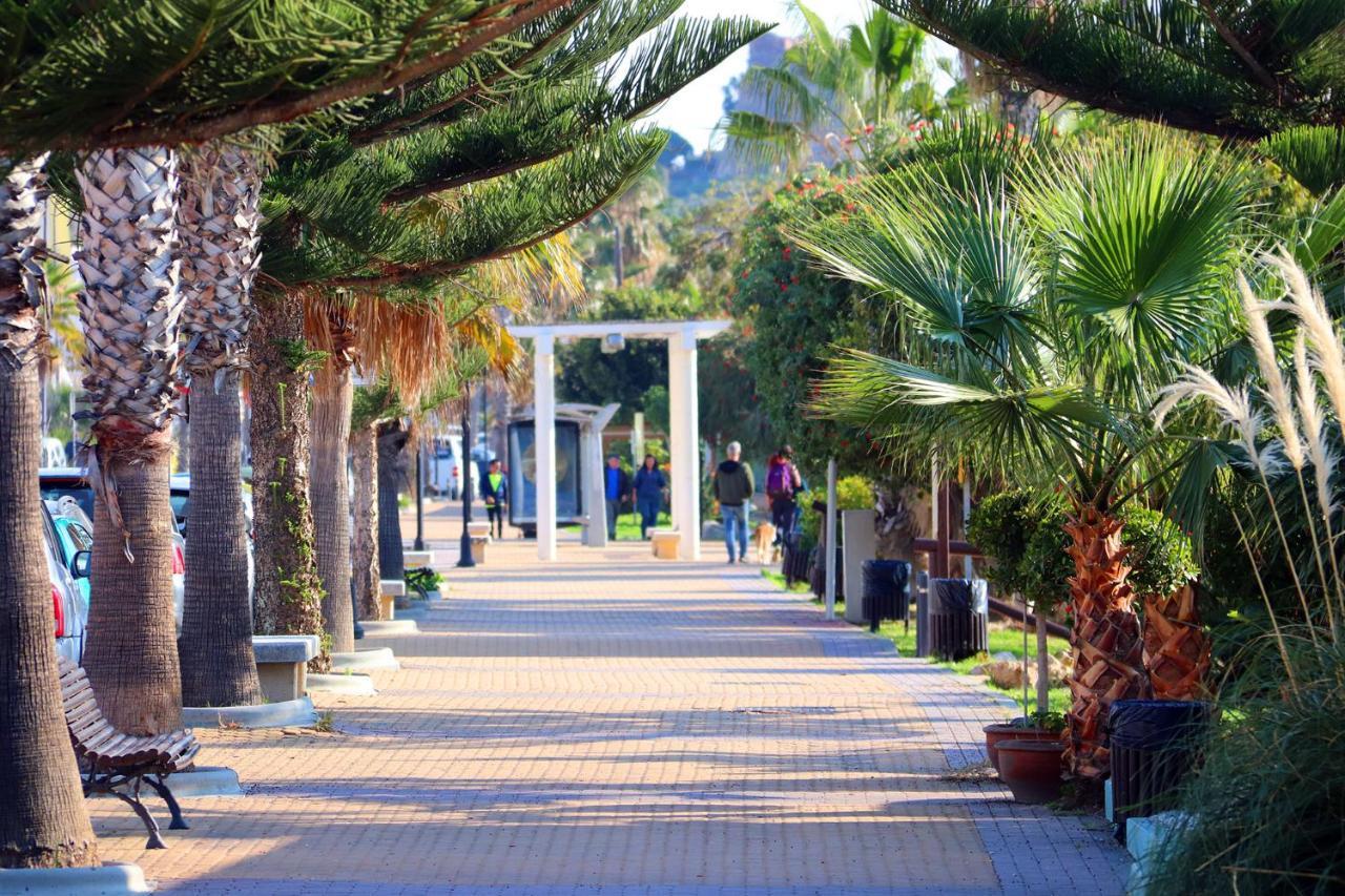 Hostal La Estacion Benajarafe Dış mekan fotoğraf