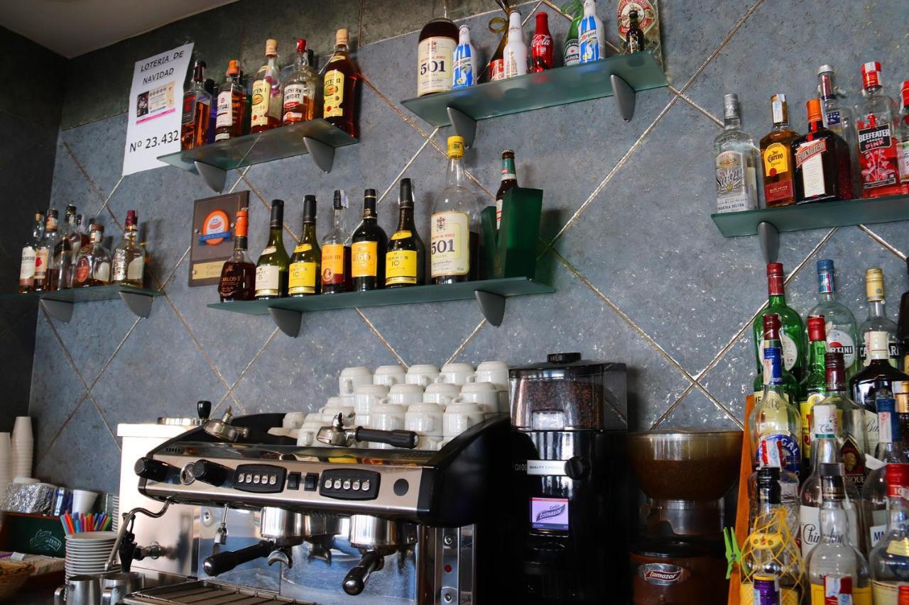 Hostal La Estacion Benajarafe Dış mekan fotoğraf