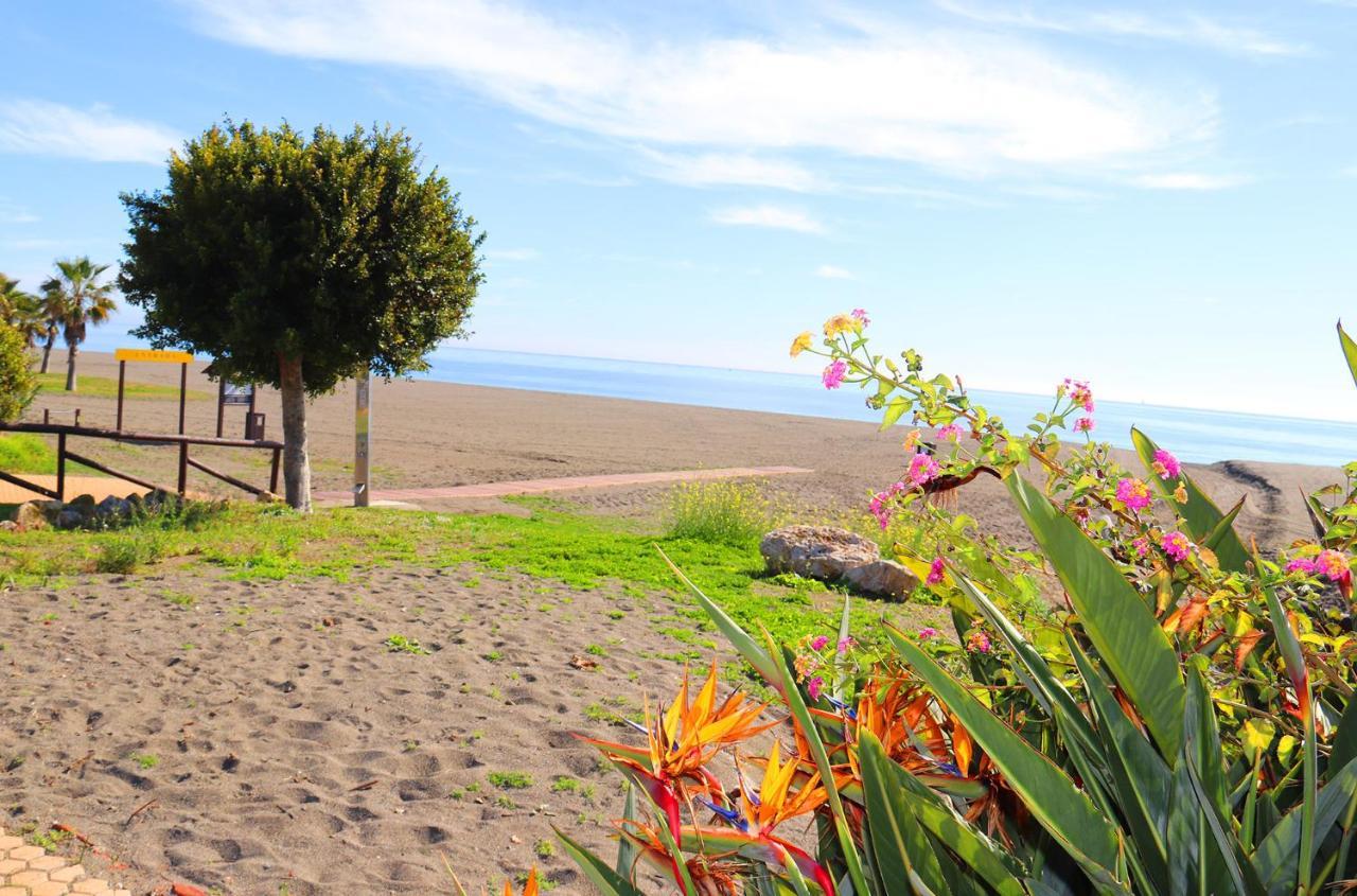 Hostal La Estacion Benajarafe Dış mekan fotoğraf