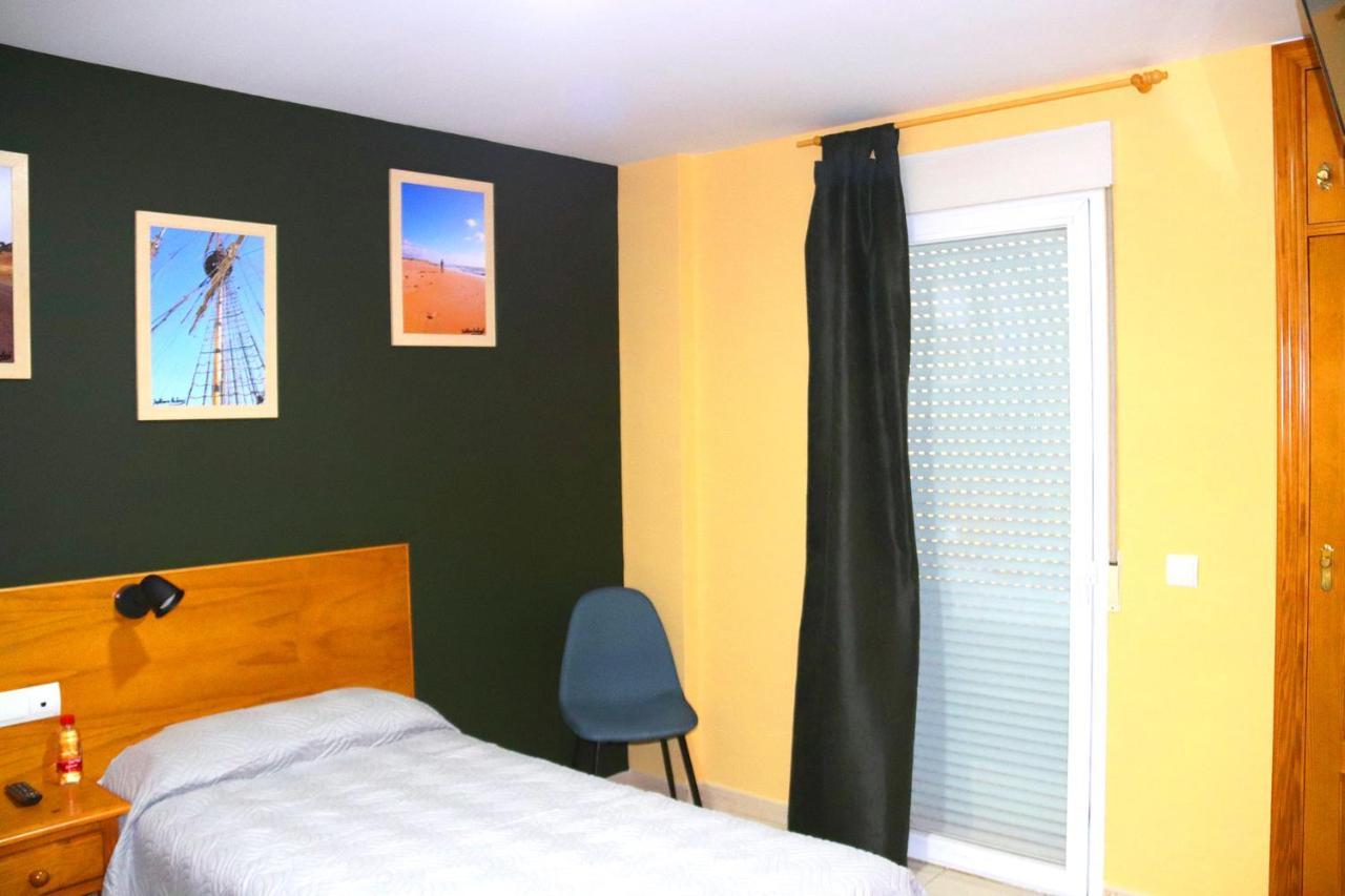 Hostal La Estacion Benajarafe Dış mekan fotoğraf